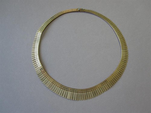 Lot 134 - An Italian gold collar necklace