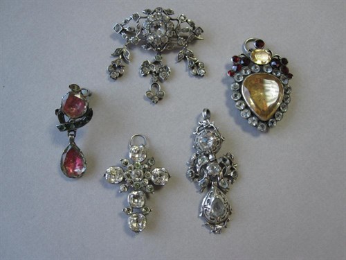 Lot 141 - A collection of five mainly eighteenth century Continental paste set jewels
