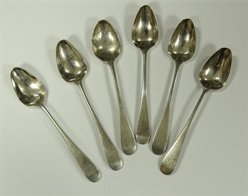 Lot 266 - A set of six Scottish Provincial Old English pattern teaspoons