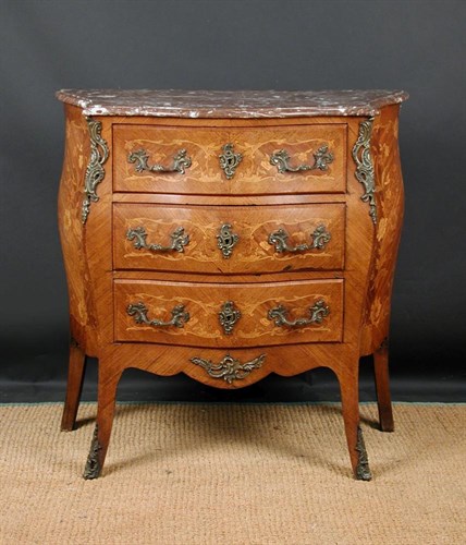Lot 741 - A Louis XV revival kingwood bombe commode, 20th century