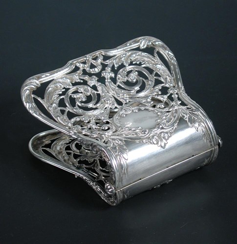 Lot 223 - A pair of French silver 'Main Pince' or asparagus servers