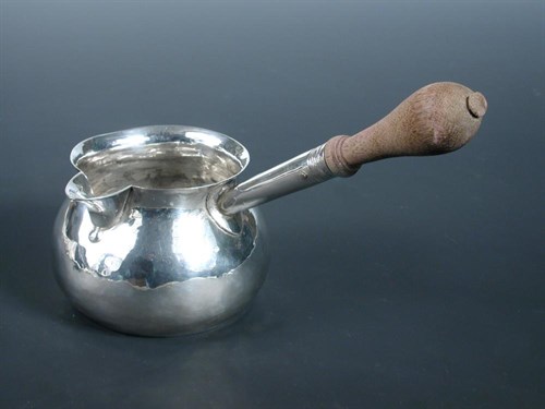 Lot 292 - A Chinese export silver brandy saucepan
