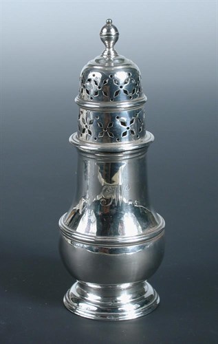 Lot 327 - An Edwardian silver caster