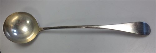 Lot 415 - A George III Old English pattern soup ladle