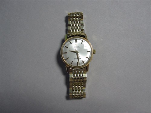 Lot 202 - A Gentleman's 9ct yellow gold cased Omega Seamaster wristwatch