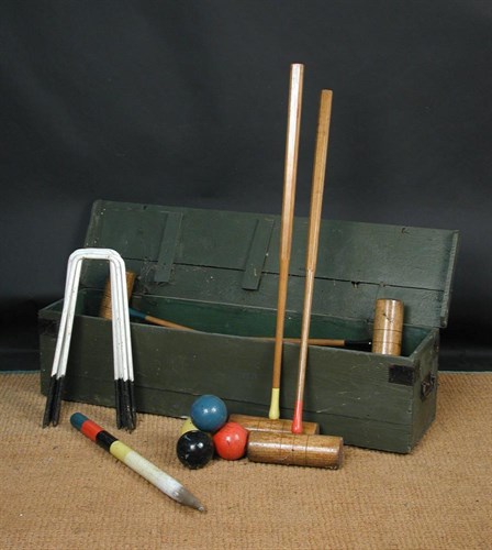 Lot 921 - A Slazengers Croquet set