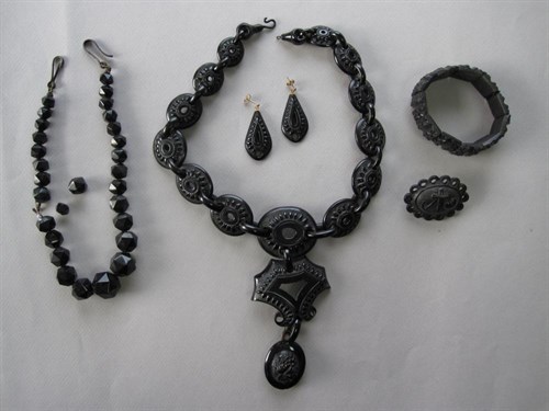 Lot 220 - A Victorian carved jet link necklace and earring suite and other similar items