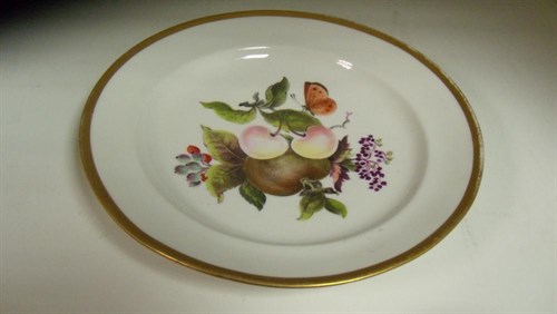 Lot 25 - 'Pardoe Bristol', a fruit painted plate