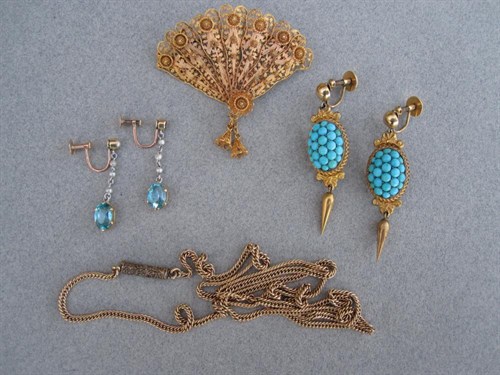 Lot 200 - A small collection of jewellery to include a pair of Victorian turquoise boss earrings