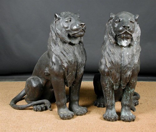 Lot 923 - A pair of life-size bronze lions, 20th Century