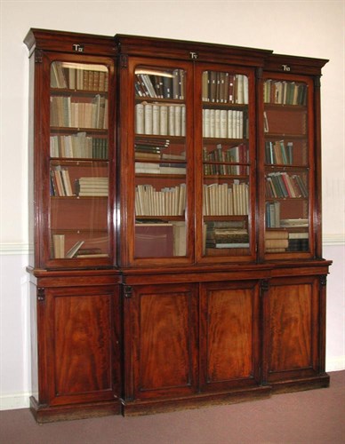 Lot 872 - A William IV mahogany breakfront library bookcase, circa 1830