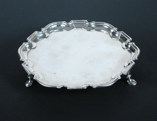 Lot 412 - A George II silver waiter