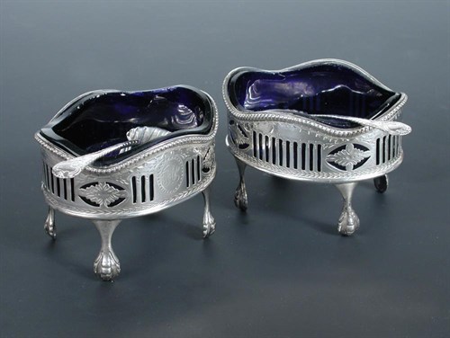 Lot 302 - A matched pair of George III silver salts