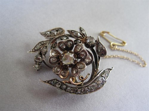 Lot 221 - A 19th century diamond floral spray brooch