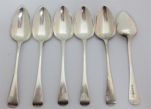 Lot 337 - Six George III silver Old English pattern dessert spoons
