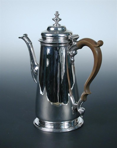 Lot 330 - A George II silver coffee pot