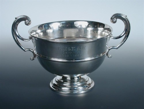Lot 331 - An Edwardian silver two handled rosebowl
