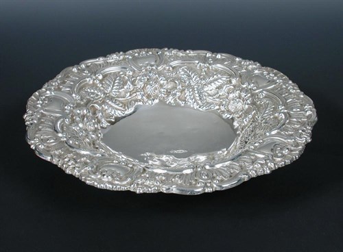 Lot 343 - A George IV silver bowl