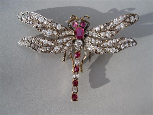 Lot 248 - A 19th century diamond and ruby dragonfly brooch / pendant
