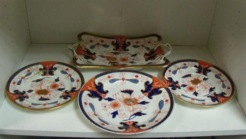 Lot 14 - Four matching pieces of Swansea Imari palette wares