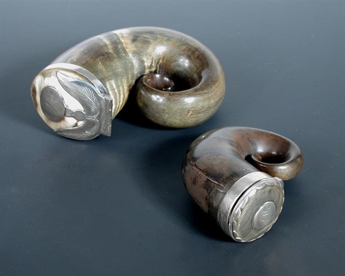 Lot 395 - A large Scottish horn snuff mull