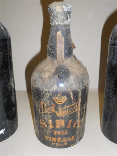 Lot 749 - Vintage port. Real Vinicola Sibia 1931 (dusty bottle - either 50cl or 70cl)