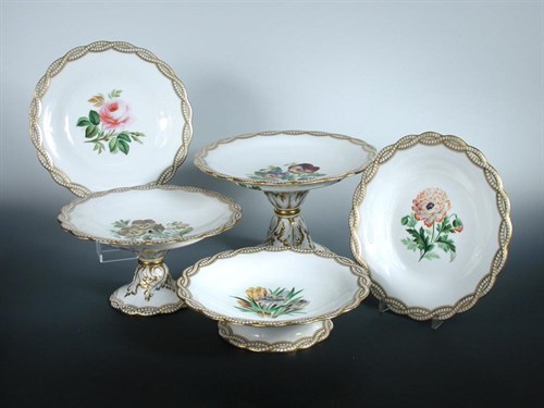 Lot 17 - A Minton dessert service, date codes for 1856/7